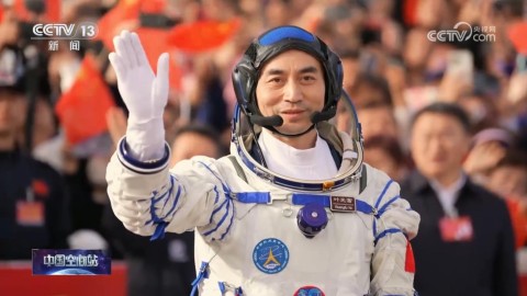 超高速摄像机多角度记录神十八发射瞬间